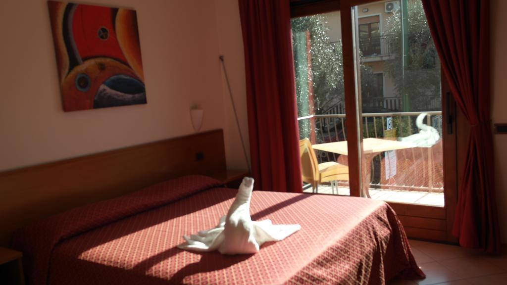 Locanda Bellavista B&B Malcesine Ruang foto