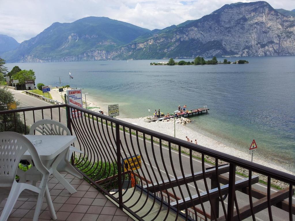 Locanda Bellavista B&B Malcesine Ruang foto